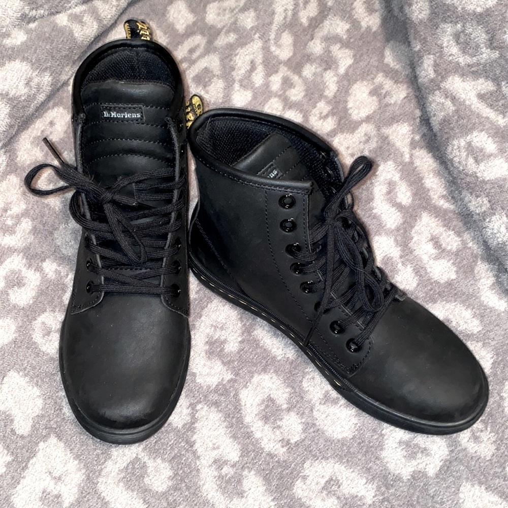 Dr Martens Sheridan matte womens casual boot